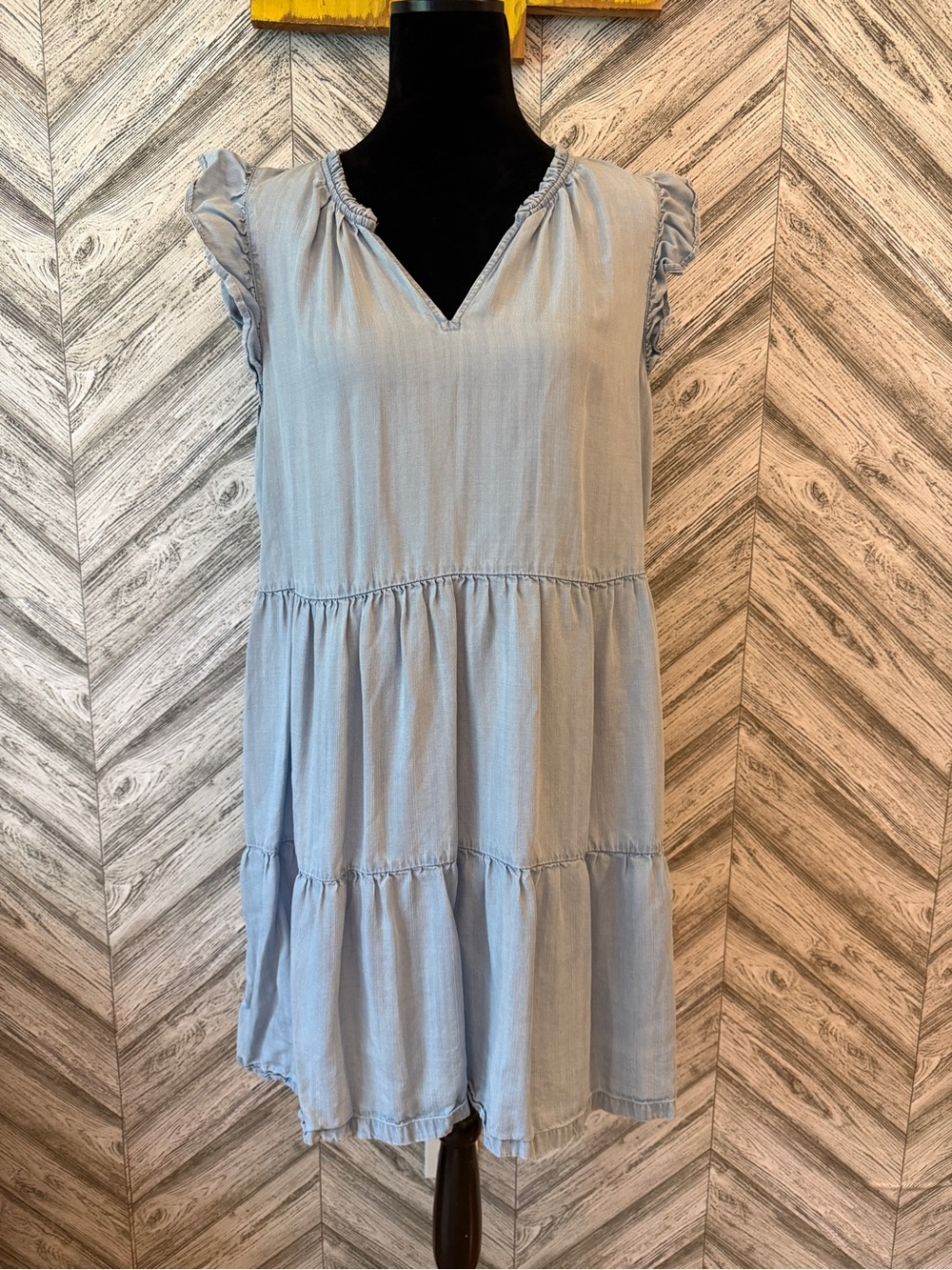 LOFT Light Chambray Blue Tiered Cap Sleeve Dress, size L/XL